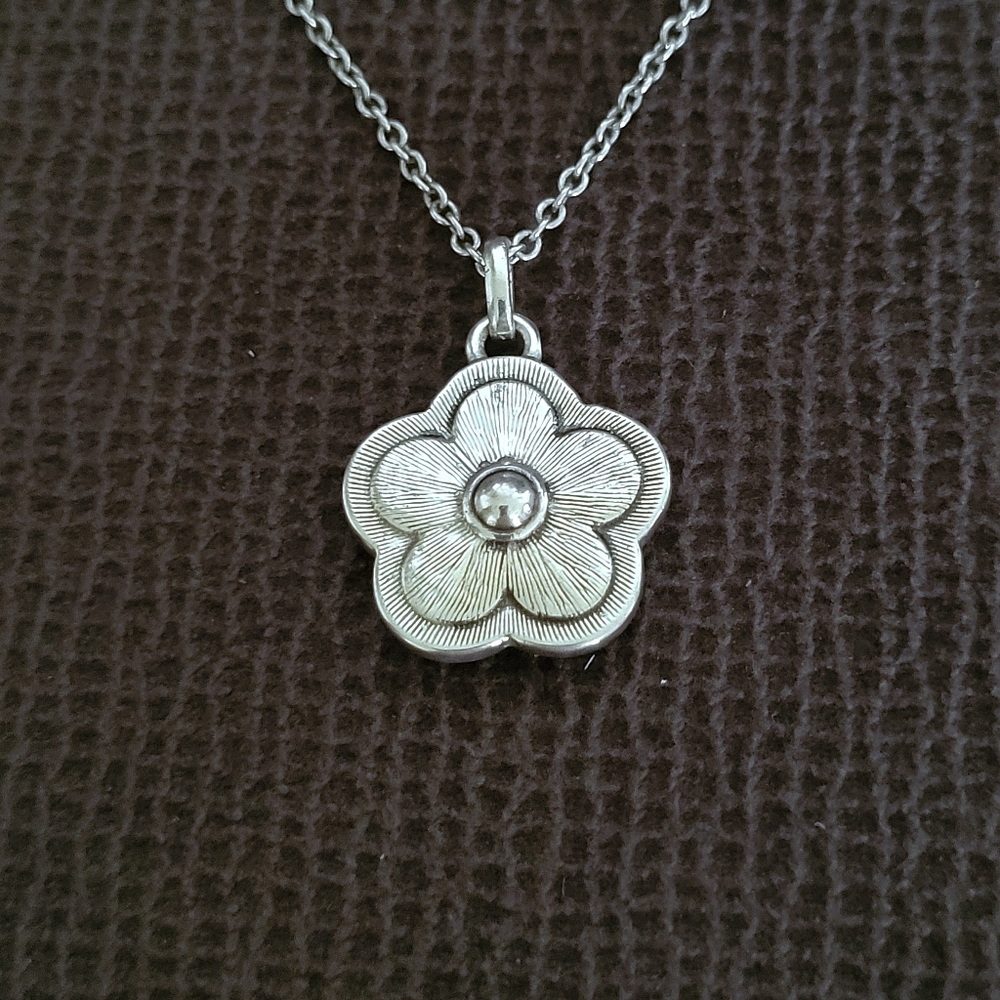 Brighton "Dazzling Love"♥️ White Flower🌸 Pendant Necklace - NWT - Picture 7 of 15